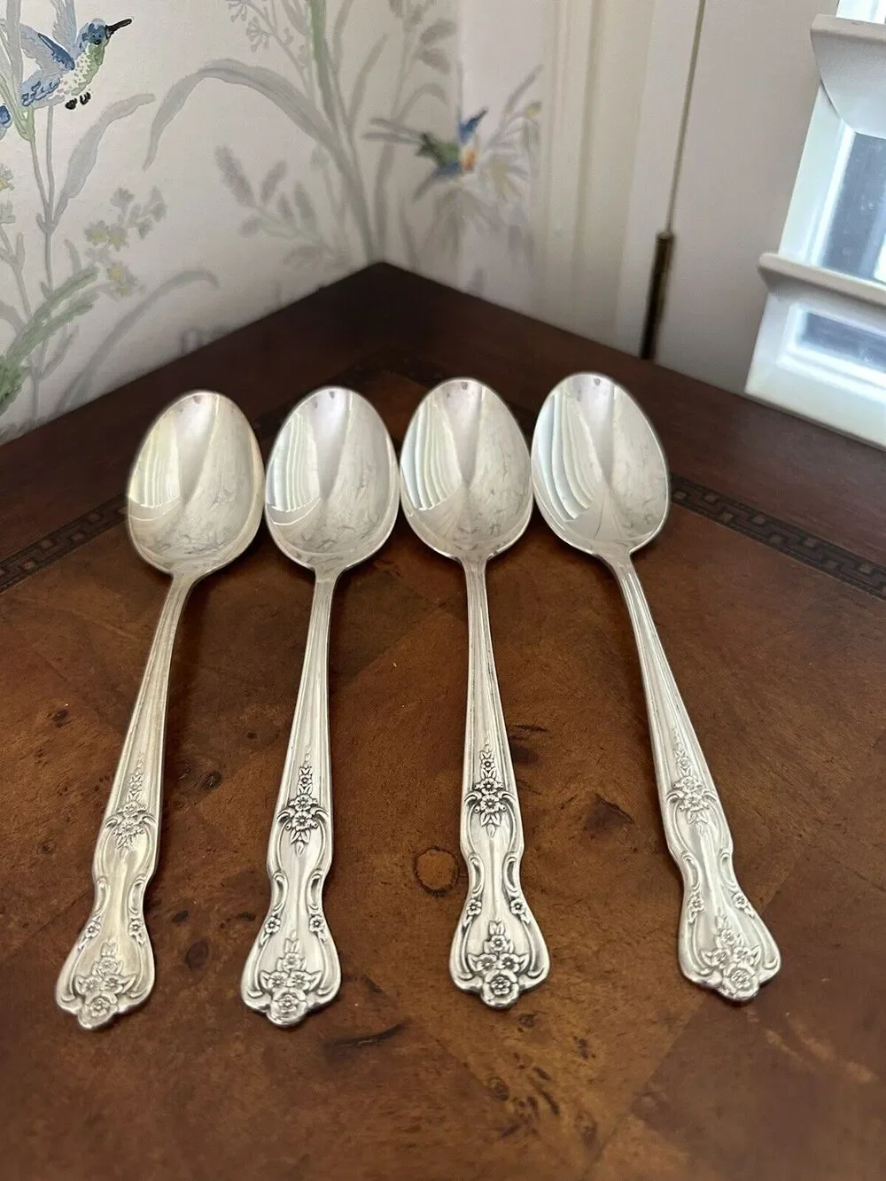WM Rogers Extra Plate Inspiration Magnolia Silverplate Set of 4 Dinner Spoons
